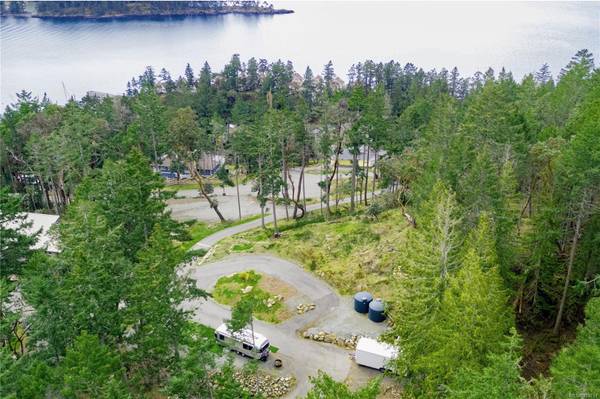 2312 MacKinnon Rd, Pender Island, BC V0N 2M1