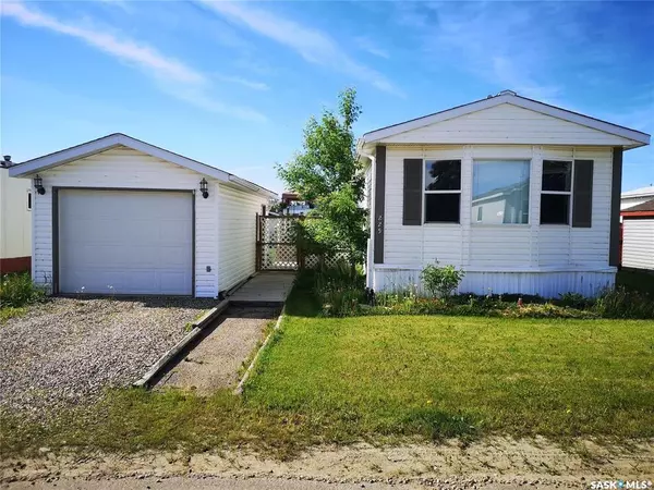 225 Cypress WAY, Sunset Estates, SK S7K 3J9