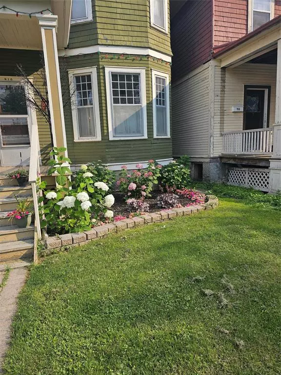 Winnipeg, MB R3M 0V5,910 McMillan AVE