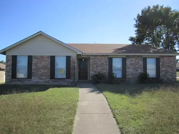 1238 Meadow Creek Drive, Lancaster, TX 75146