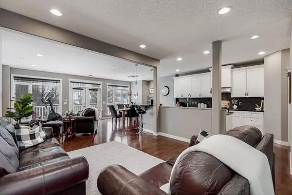 Calgary, AB T3H 4Y5,69 Discovery Ridge HL SW