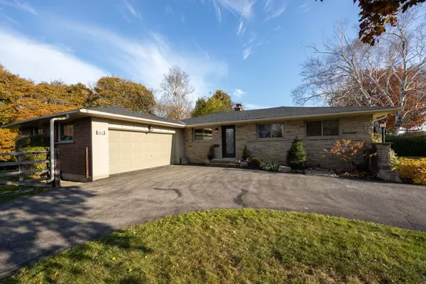 Oshawa, ON L1H 2H8,883 Walnut CT