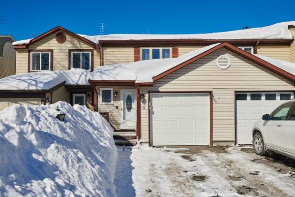 8 Shearer CRES, Kanata, ON K2L 3M8