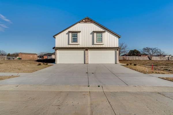 913 Cooksey Court #A, B, Grandview, TX 76050