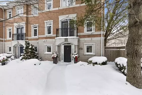 126 Brant ST, Oakville, ON L6K 3X6