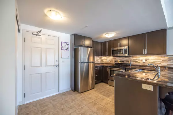 Guelph, ON N1L 0L2,45 Kingsbury SQ #111