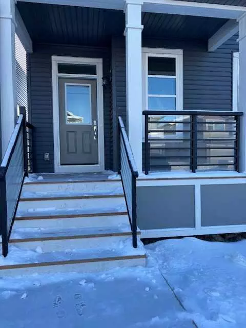 Calgary, AB T3J5P2,619 Savanna CRES Northeast