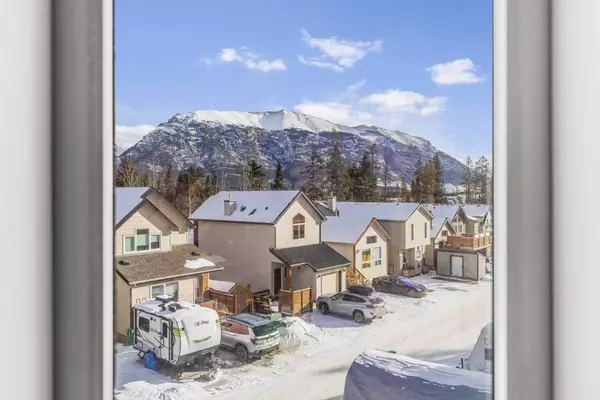 Canmore, AB T1W2Z4,960 Wilson WAY