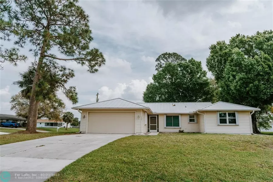 2201 SW Picture Ter, Port St Lucie, FL 34953