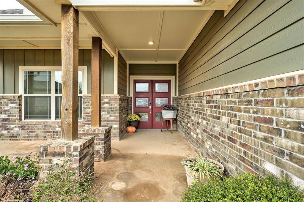 10820 Glover River Drive, Yukon, OK 73099