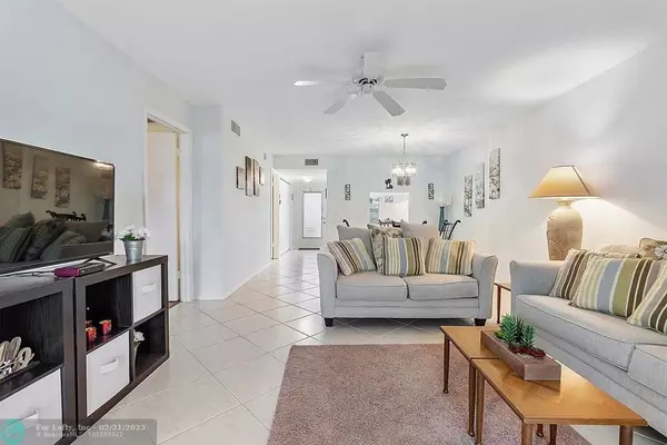 Delray Beach, FL 33446,31 Abbey Ln  #106