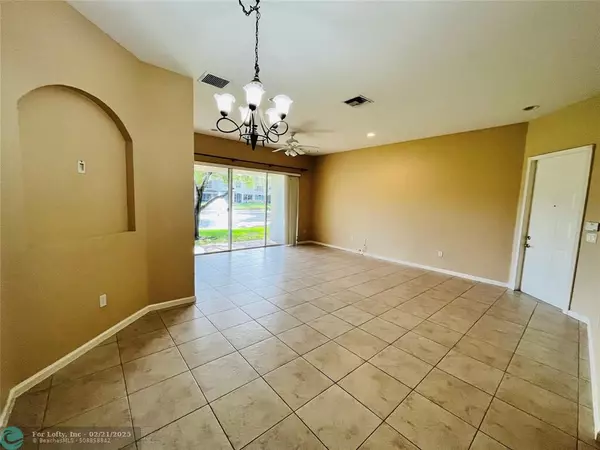 Boynton Beach, FL 33437,6436 Bella Cir  #1104