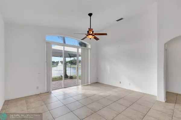 Lake Worth, FL 33463,6829 Carolyn Way