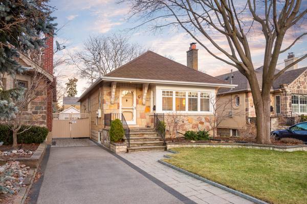 71 Brentwood RD S,  Toronto W07,  ON M8Z 3N4