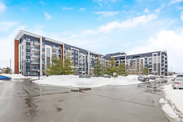 128 Grovewood Common N/A #121, Oakville, ON L6H 0X3