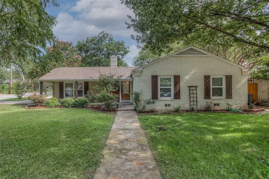 6344 Locke Avenue, Fort Worth, TX 76116