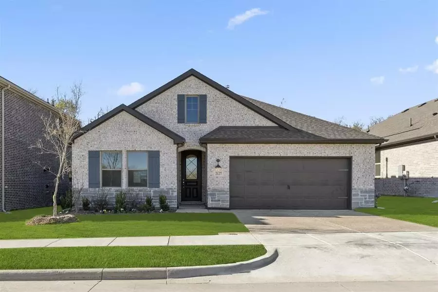 736 Waterhouse Lake Drive, Anna, TX 75409