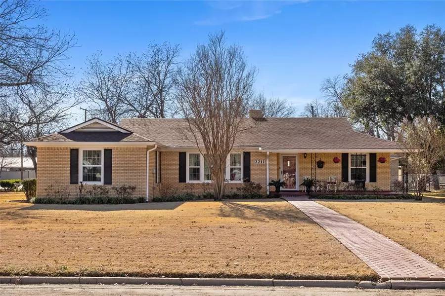 2211 Belmeade, Brownwood, TX 76801