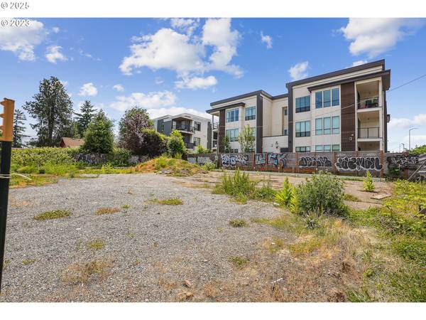 7036 NE M L KING BLVD, Portland, OR 97211