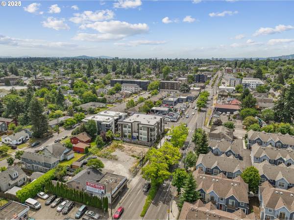7036 NE M L KING BLVD, Portland, OR 97211