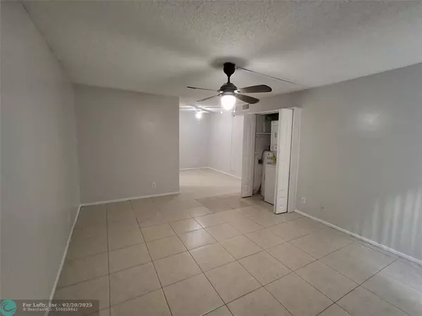 Coral Springs, FL 33065,2601 Riverside Dr  #3