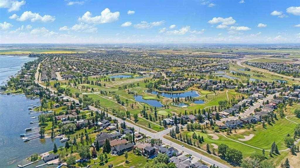 Chestermere, AB T1X 1B3,492 West Chestermere DR