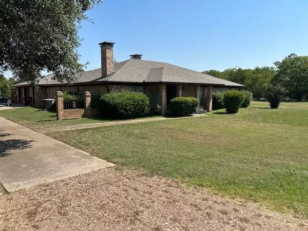 Savoy, TX 75479,506 W Wrenn Street