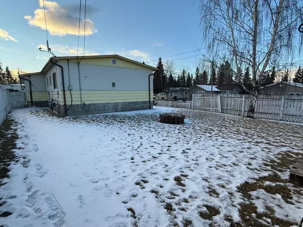 Hinton, AB T7V 1M7,113 Fir AVE