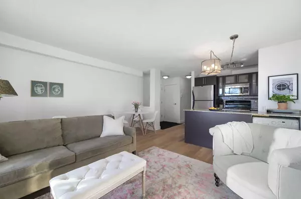 Calgary, AB T2T 3T2,2209 14 ST SW #101