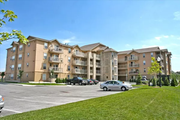 1440 Bishops Gate #407, Oakville, ON L6M 4M9