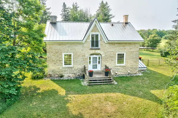 207 ALLANS MILL RD, Tay Valley, ON K7H 3C5