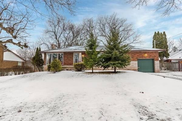 68 Rymal RD E, Hamilton, ON L9B 1C1