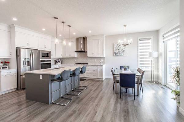 Calgary, AB T3B 6G9,51 Crestbrook Link Southwest