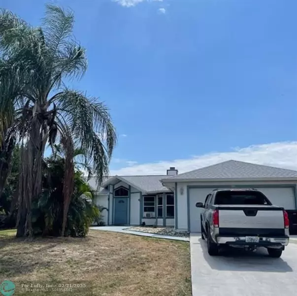 480 SW Molloy St, Port St Lucie, FL 34984