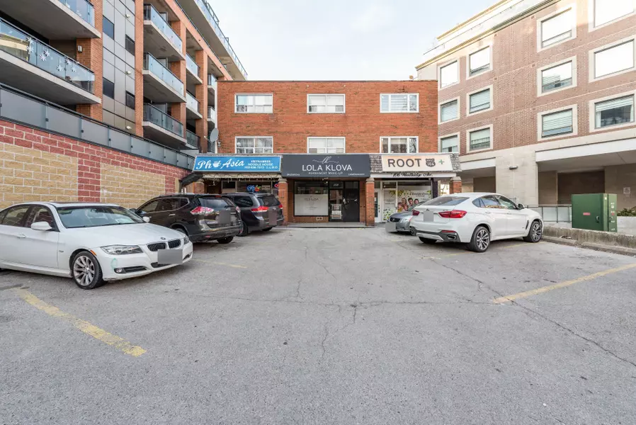 106 Woodbridge AVE #206, Vaughan, ON L4L 2S7