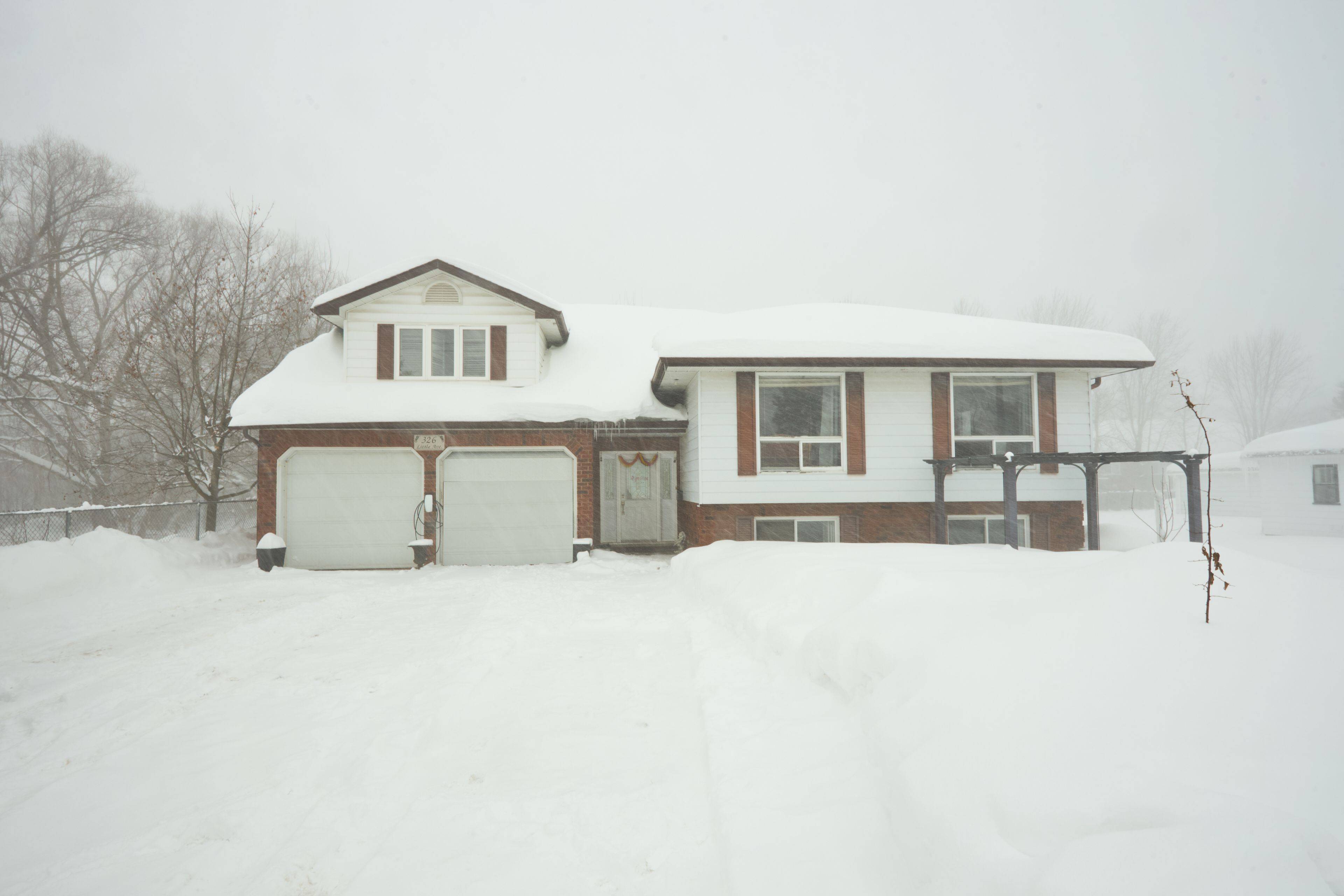 326 Little AVE, Barrie, ON L4N 2Z6