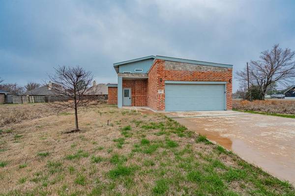 237 Backlash Drive, Gun Barrel City, TX 75156