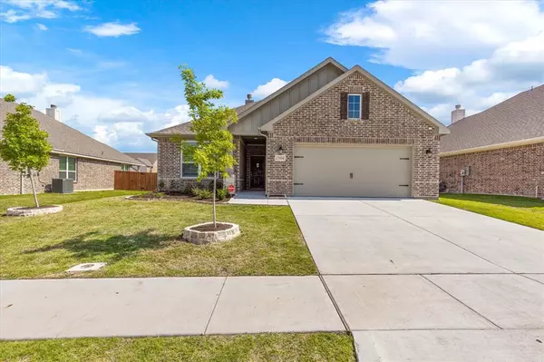 1504 Sidewinder Trail, Weatherford, TX 76087