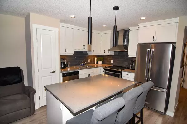 Calgary, AB T3M 2V5,813 Cranbrook WALK SE