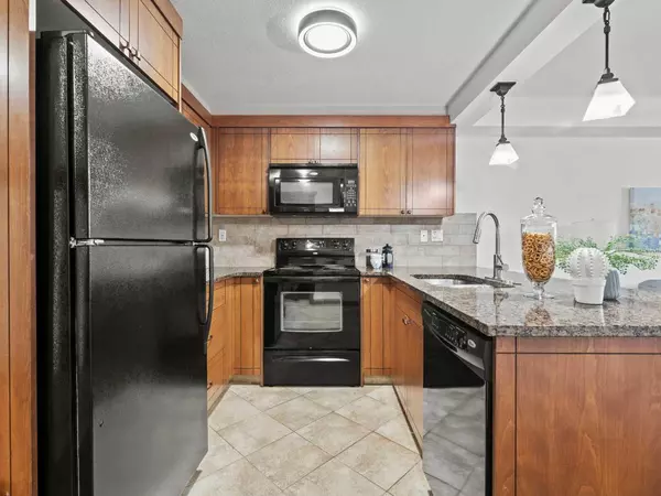 315 50 AVE SW #110 Calgary, AB T2S 1H3