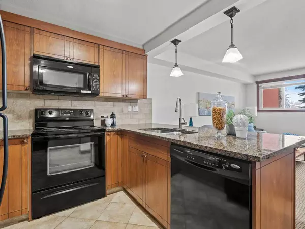 315 50 AVE SW #110 Calgary, AB T2S 1H3