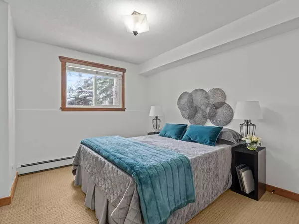 315 50 AVE SW #110 Calgary, AB T2S 1H3