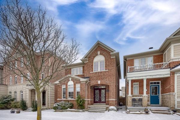 16 Innisvale DR, Markham, ON L6B 1G4