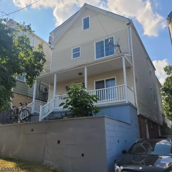 292 Summer St, Passaic City, NJ 07055