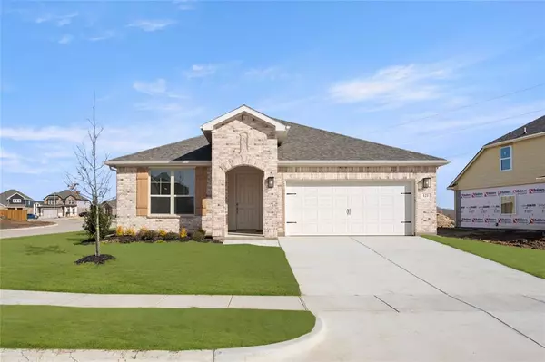 121 Honey Bee Drive, Cleburne, TX 76031