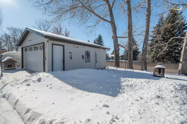 Red Deer, AB T4P 2R8,6 Chappel DR