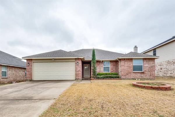 2051 Brazos Court, Grand Prairie, TX 75052