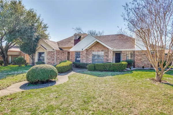 2833 Stonycroft Court, Lancaster, TX 75134