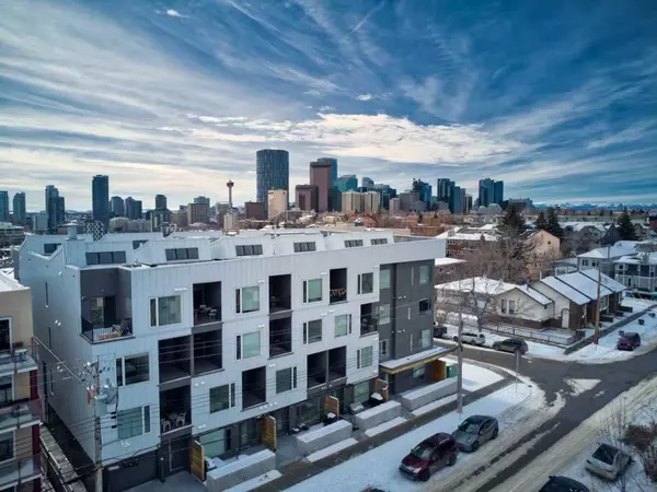 730 5 ST Northeast #203, Calgary, AB T2E 3W8