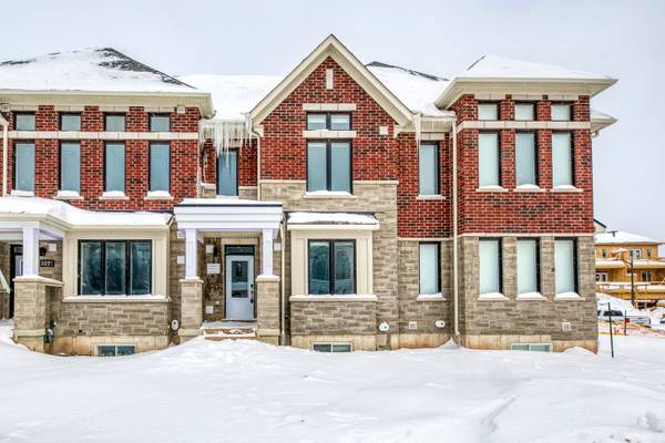 3219 Crystal DR, Oakville, ON L6M 5S8